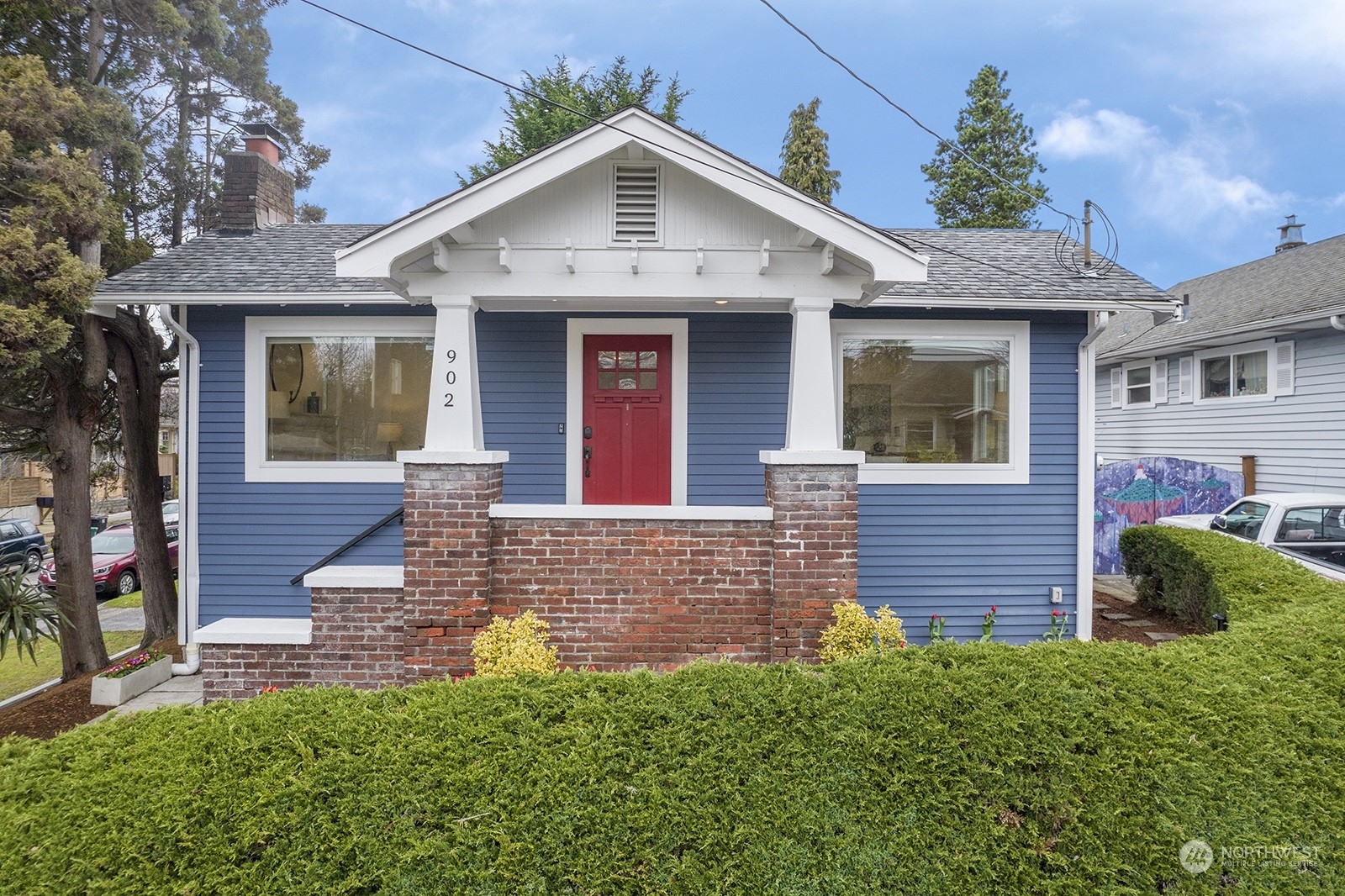 Property Photo: 902 NE 62nd Street WA 98115