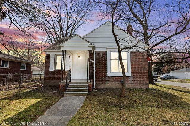 Property Photo:  18331 Westhampton Avenue  MI 48075 