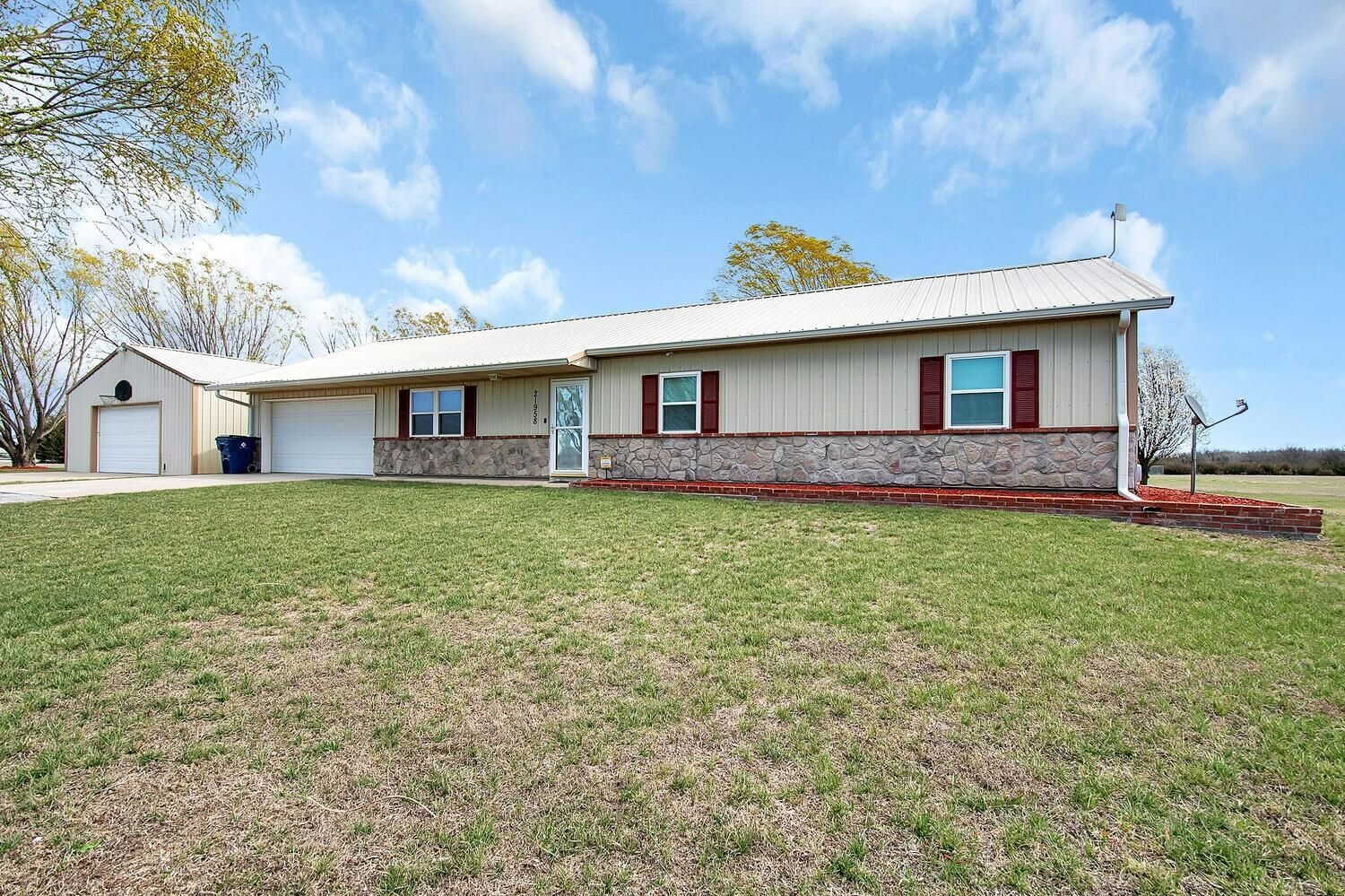 Property Photo:  21958 SW Roberta Ln  KS 67039-8311 