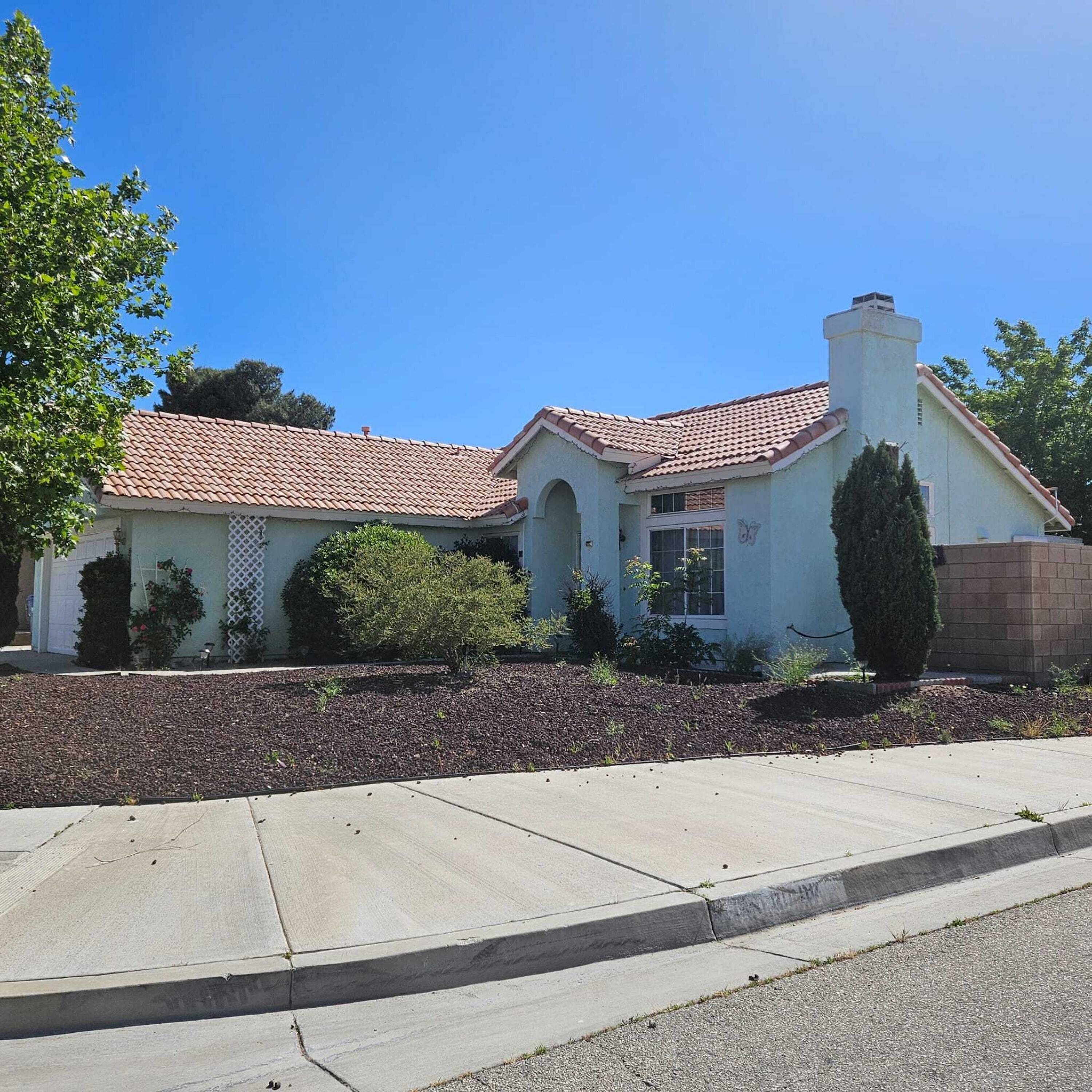 Property Photo: 36833 E 57th Street CA 93552