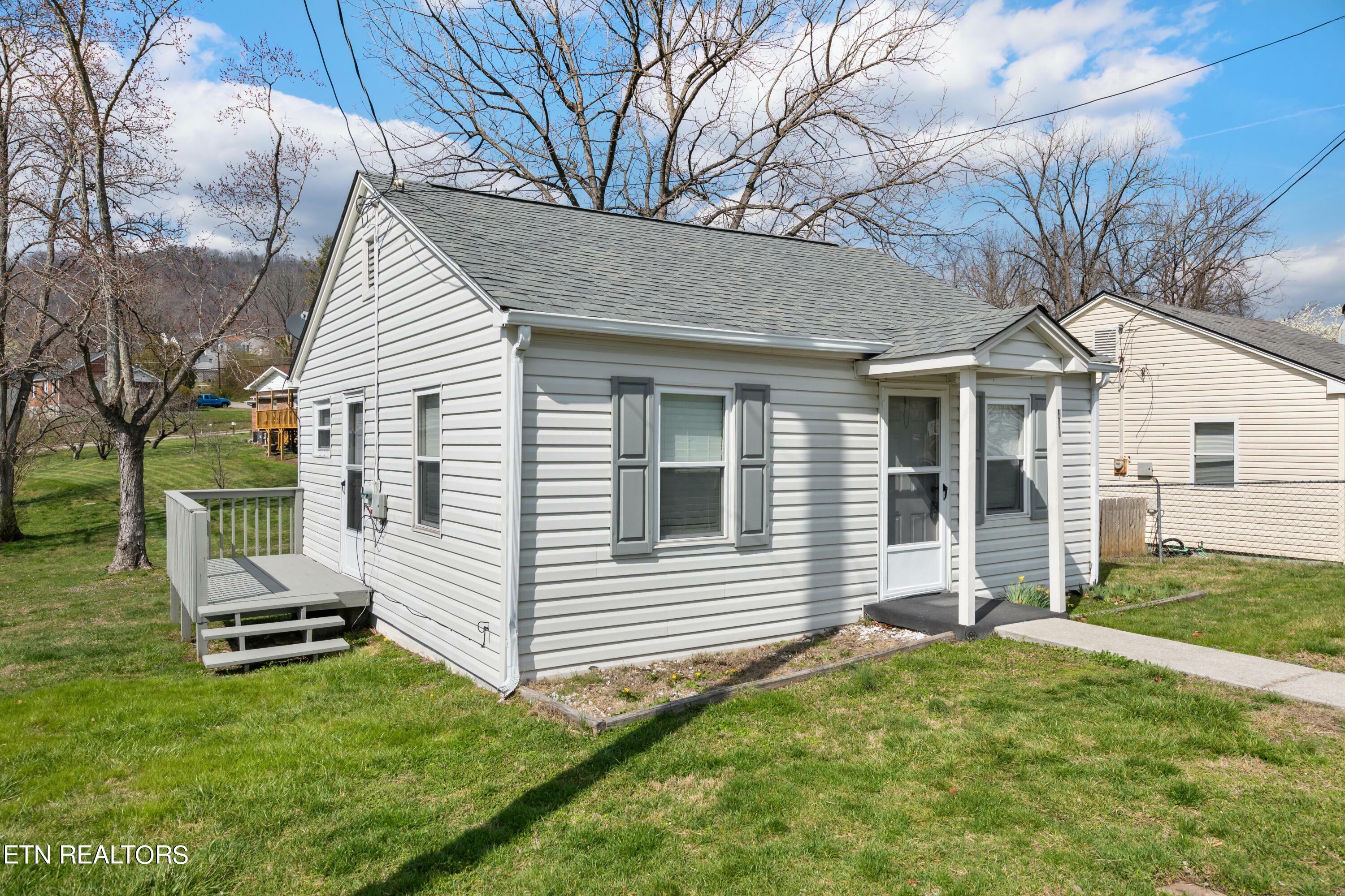 Property Photo:  411 E Chestnut St  TN 37766 