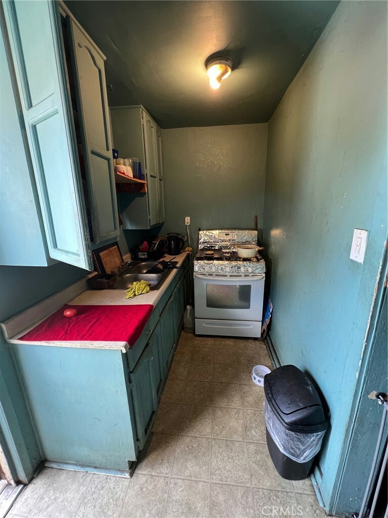 Property Photo:  1532 W 58th Street  CA 90062 