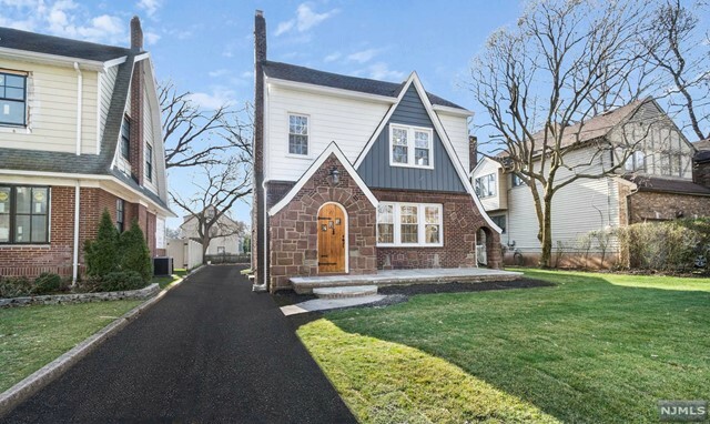 Property Photo:  21 Raymond Avenue  NJ 07070 