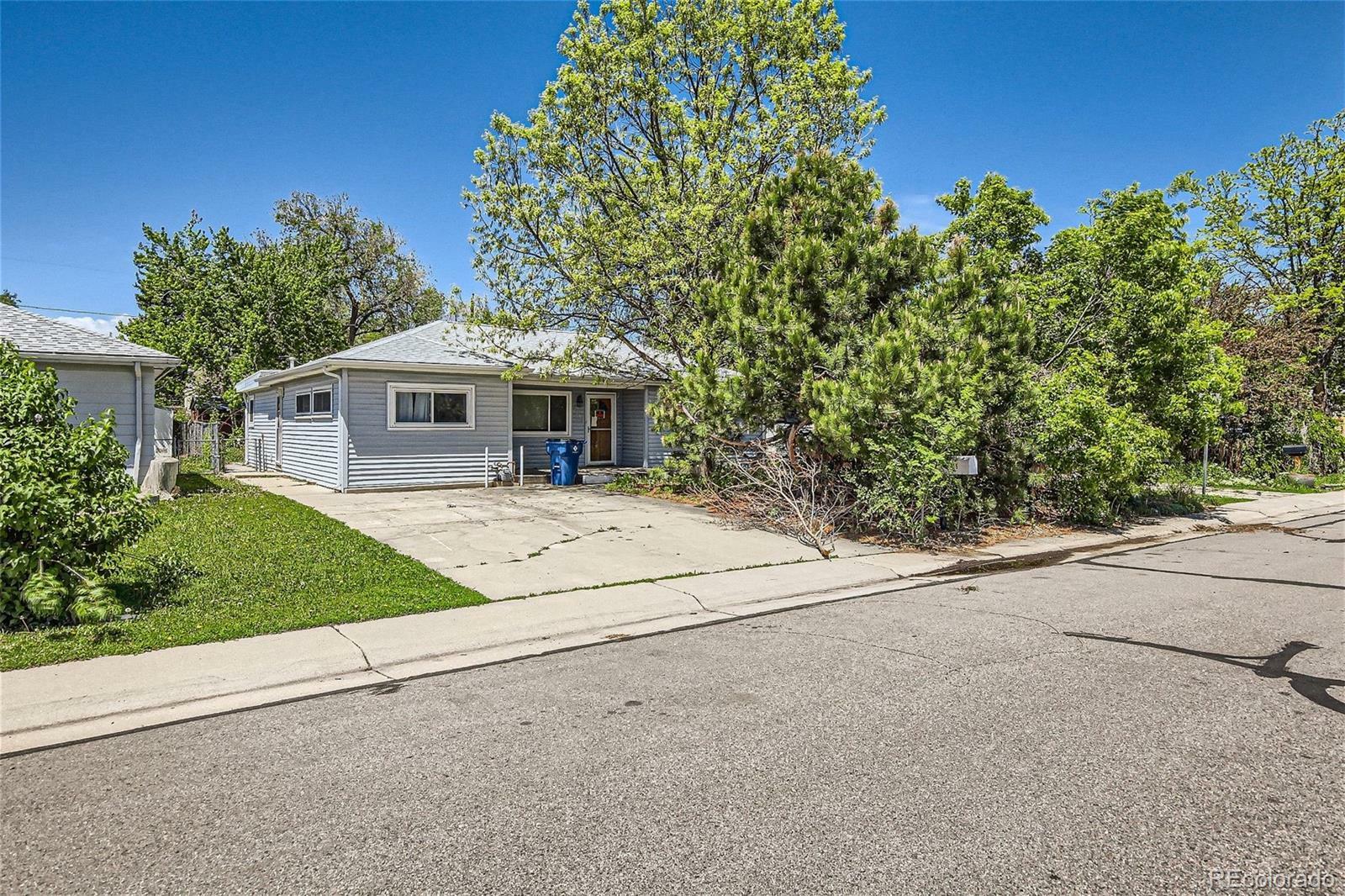 Property Photo:  1615 Yukon Street  CO 80214 