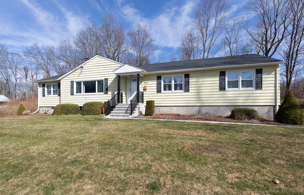 Property Photo:  131 Grannis Road  CT 06477 