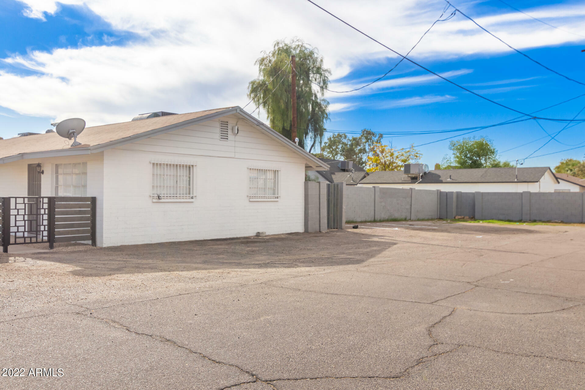 Property Photo:  1950 E Yale Street  AZ 85006 