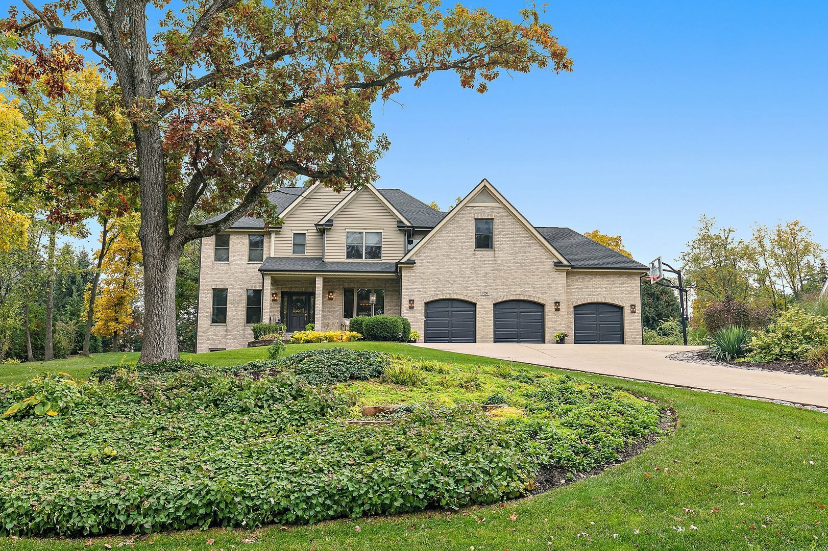 Property Photo:  720 Saddle Ridge  IL 60012 