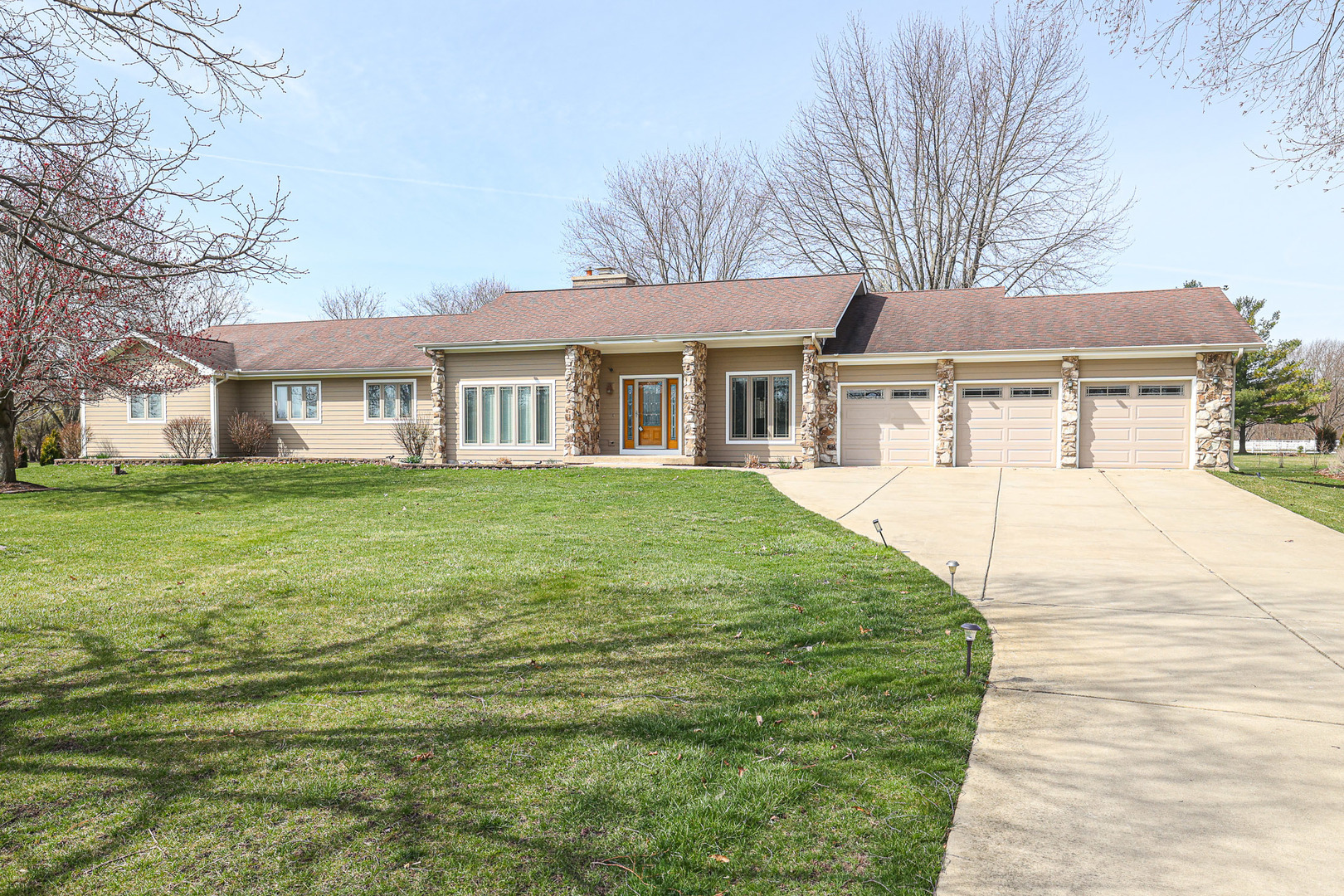 Property Photo:  6N014 Chambellan Lane  IL 60184 