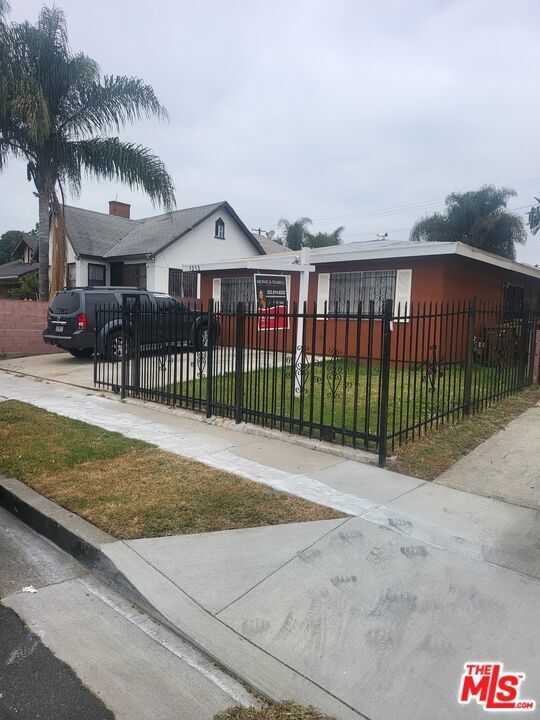 Property Photo: 1213 W 87th Street CA 90044