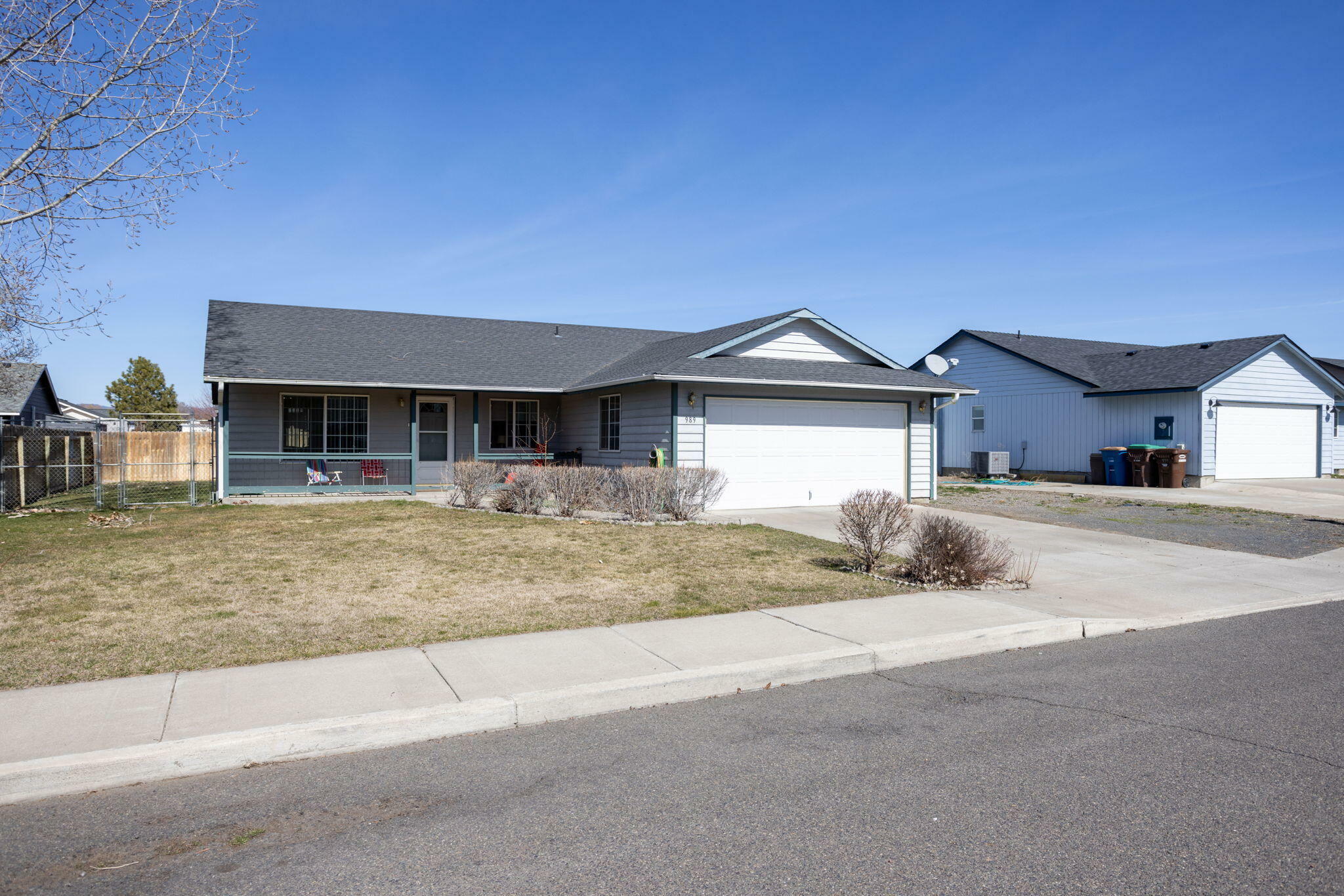 Property Photo:  989 NE Snowberry Street  OR 97754 