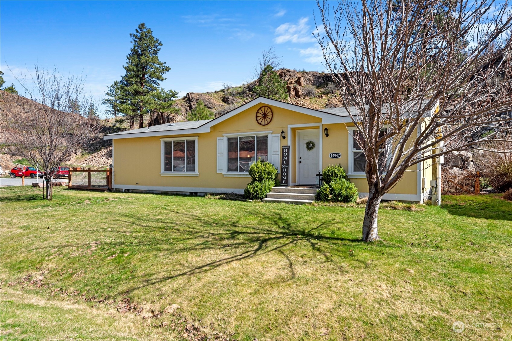 Property Photo:  14947 Golden Delicious  WA 98822 