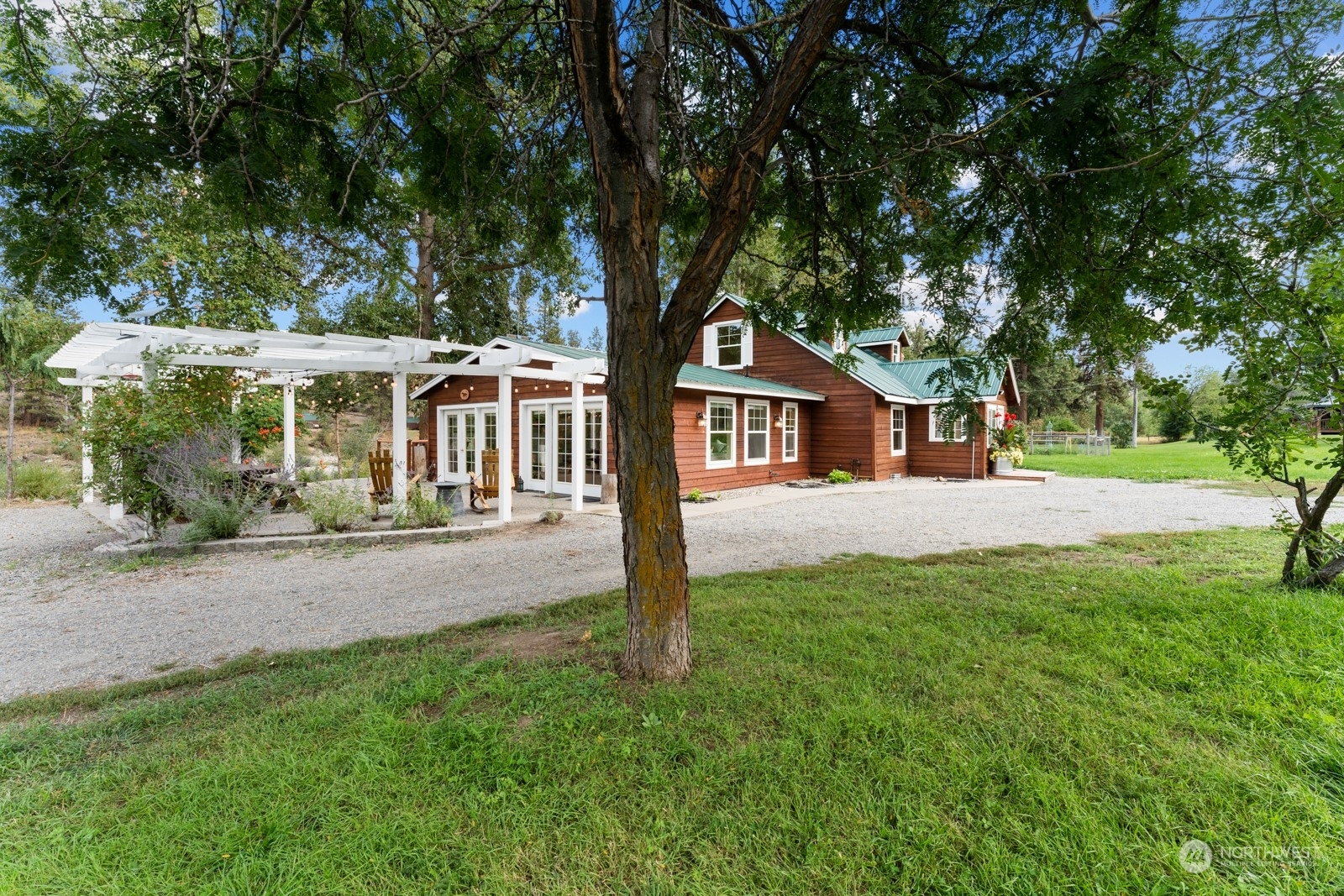 Property Photo:  8 Beulah Road  WA 98814 