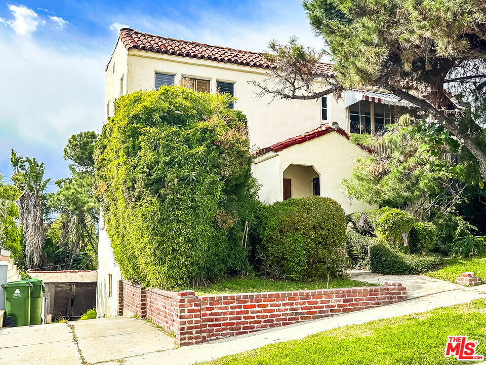 Property Photo:  1651 S Sierra Bonita Avenue  CA 90019 