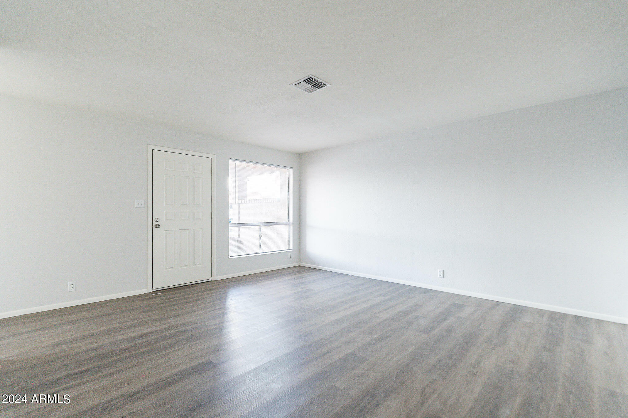 Property Photo:  421 W Yukon Drive 1  AZ 85027 