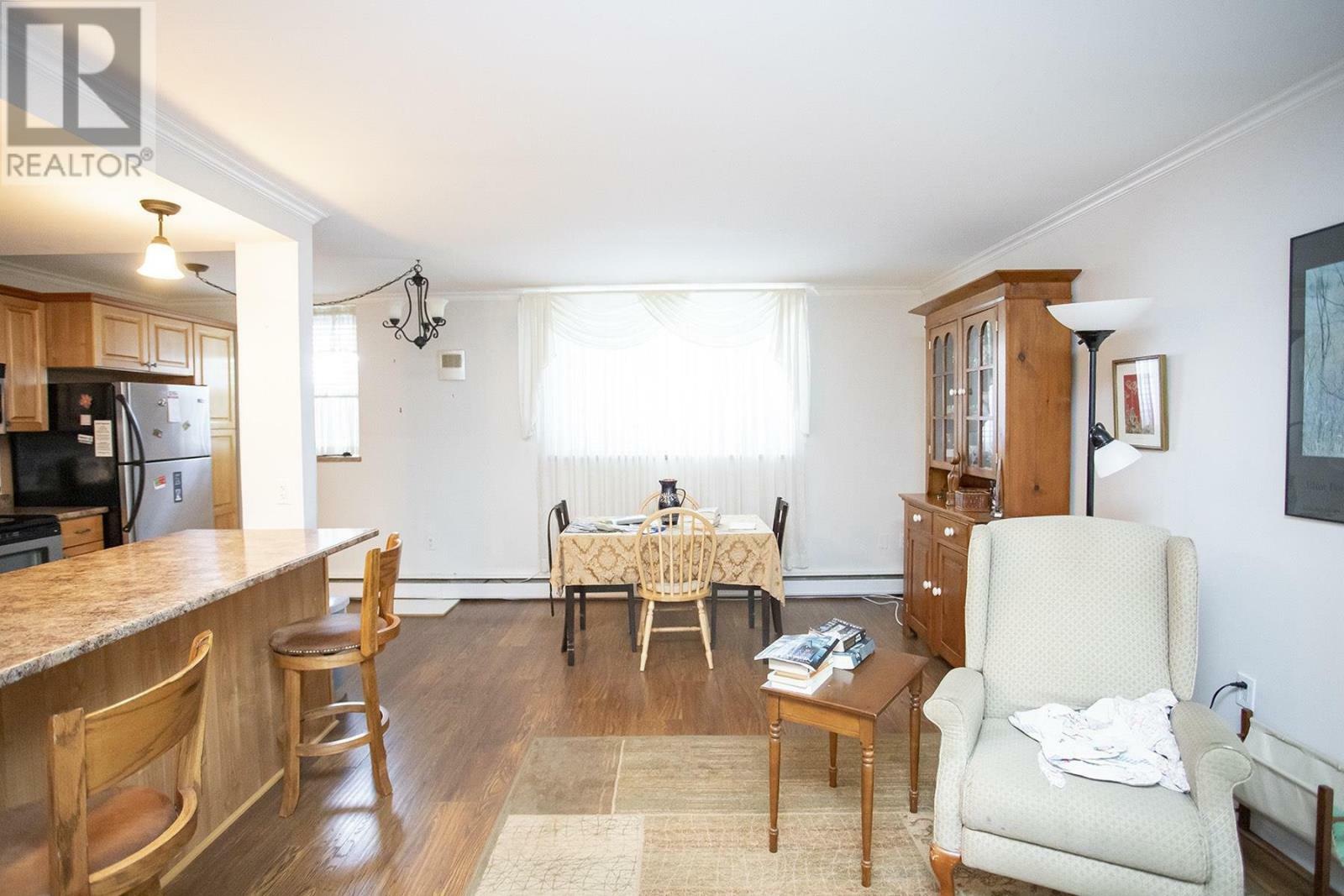 Property Photo:  99 Pine St # 3  ON P6A 3Y3 