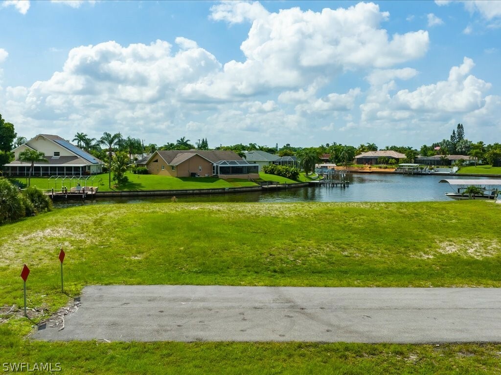 Property Photo:  1001 SE 12th Lane  FL 33990 