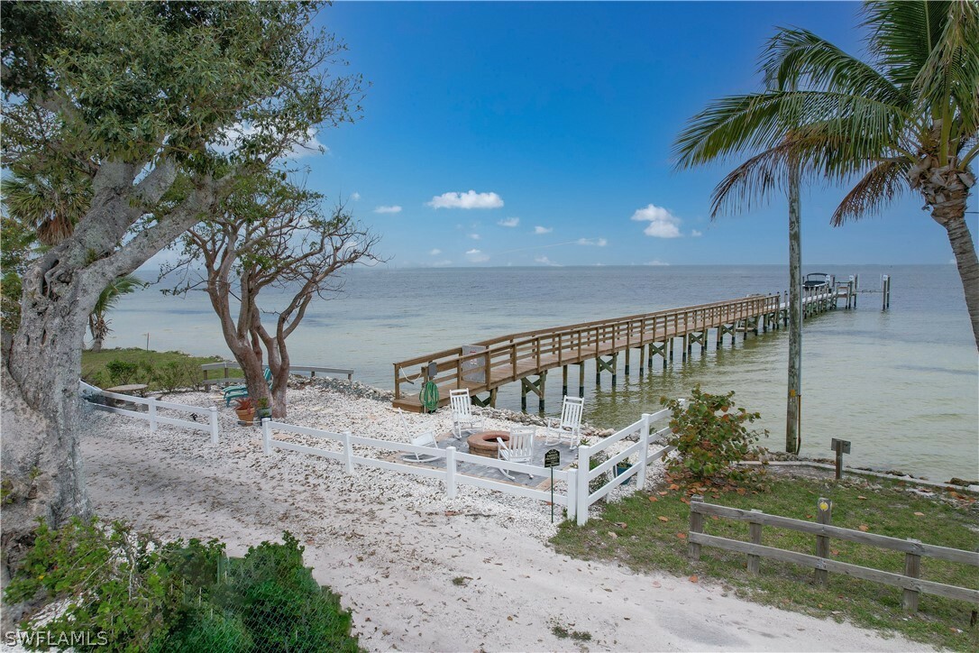 Property Photo:  8550 Ebbtide Way  FL 33922 