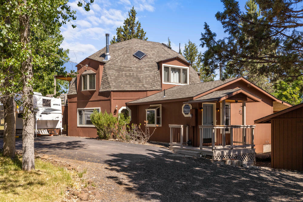 Property Photo:  12909 Overland Drive  OR 97603 