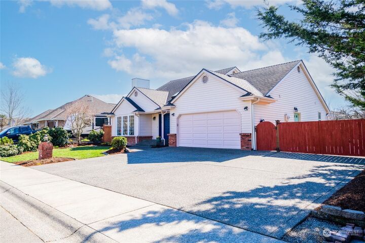 Property Photo:  3310 Spring Place  WA 98022 