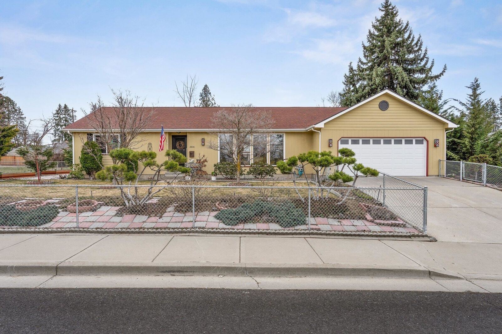 Property Photo: 3104 E 31st Ave WA 99223