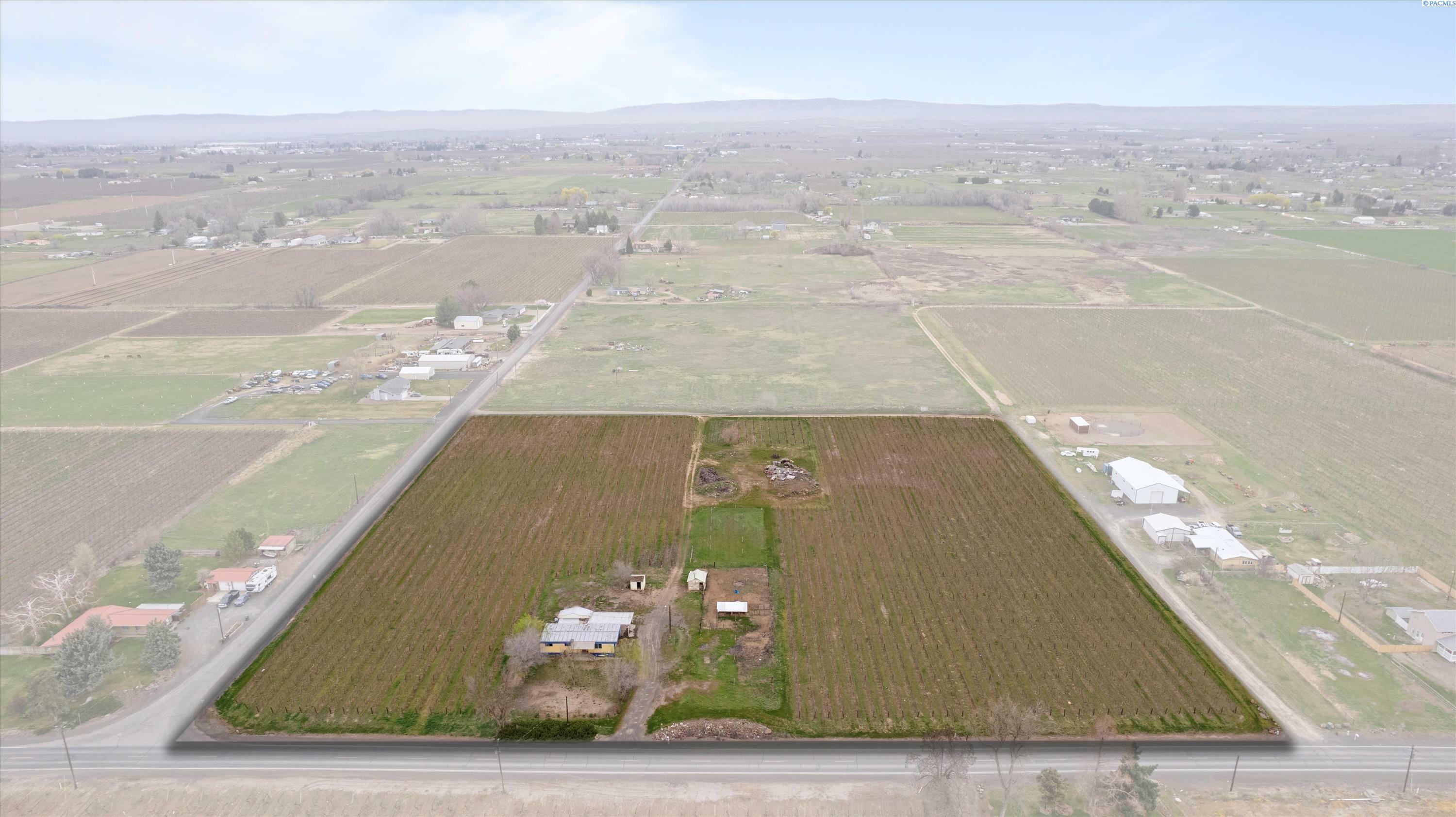 180402 W Old Inland Empire Hwy  Prosser WA 99350-7727 photo