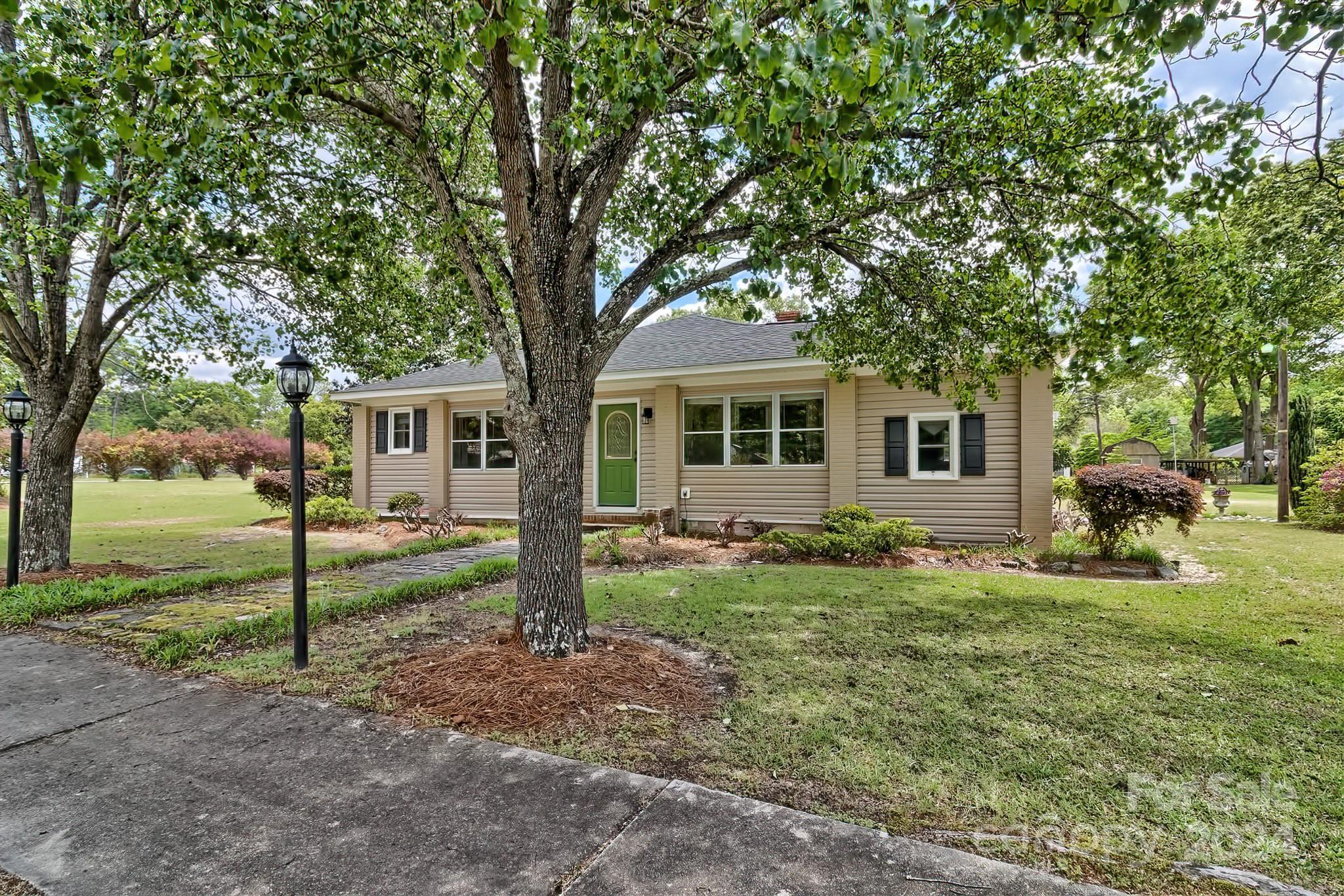 Property Photo: 304 Chestnut Street SC 29009