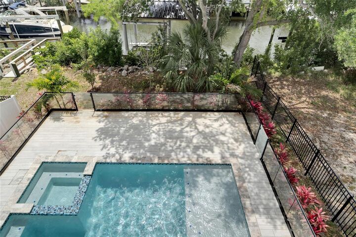 Property Photo:  534 Estuary Shore Lane  FL 33572