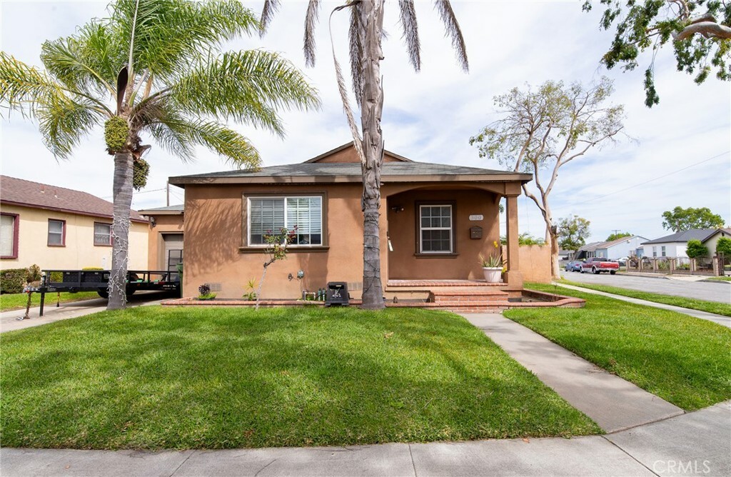 Property Photo:  300 N Nestor Avenue  CA 90220 