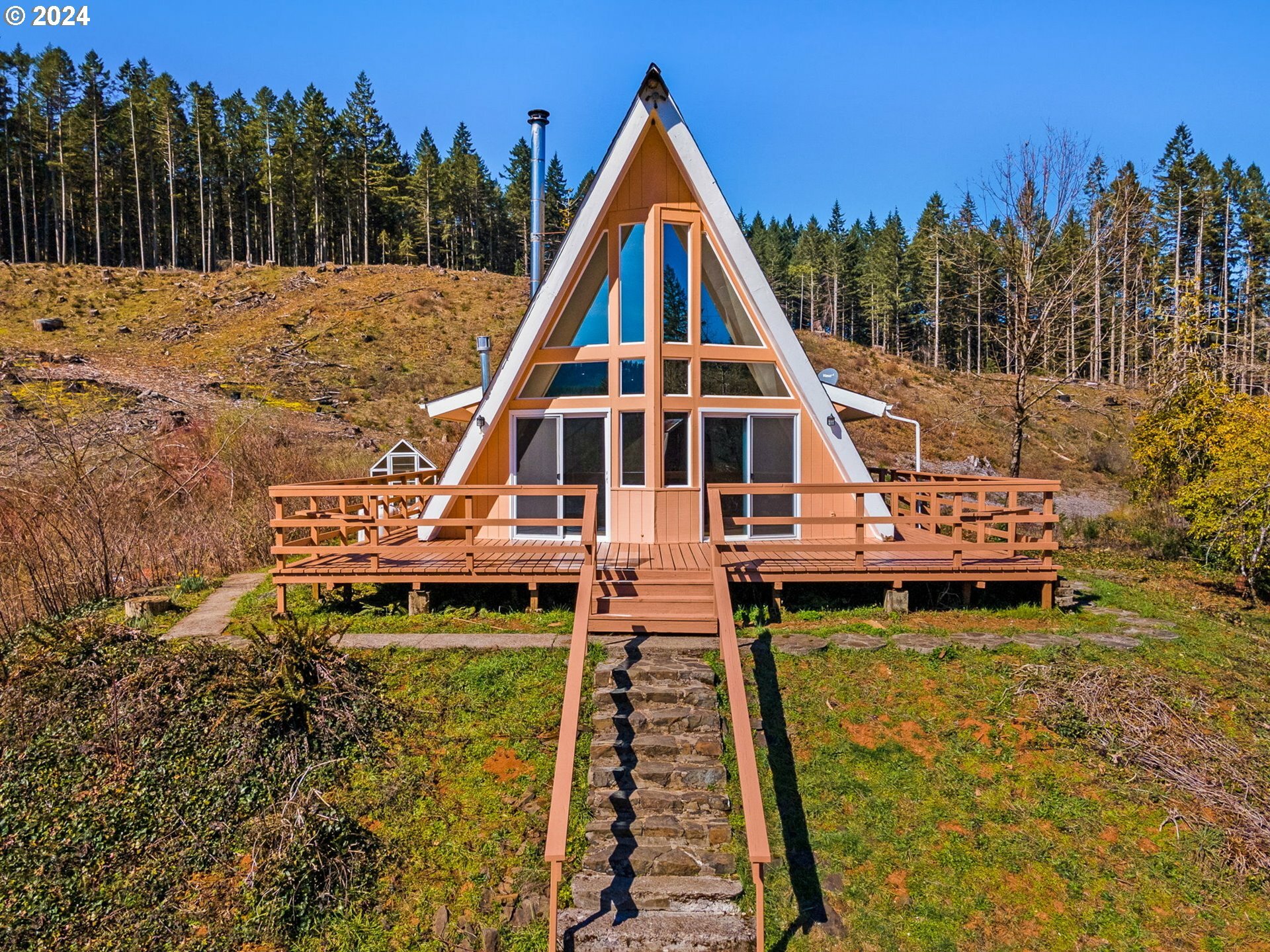 Property Photo:  93188 Templeton Rd  OR 97419 