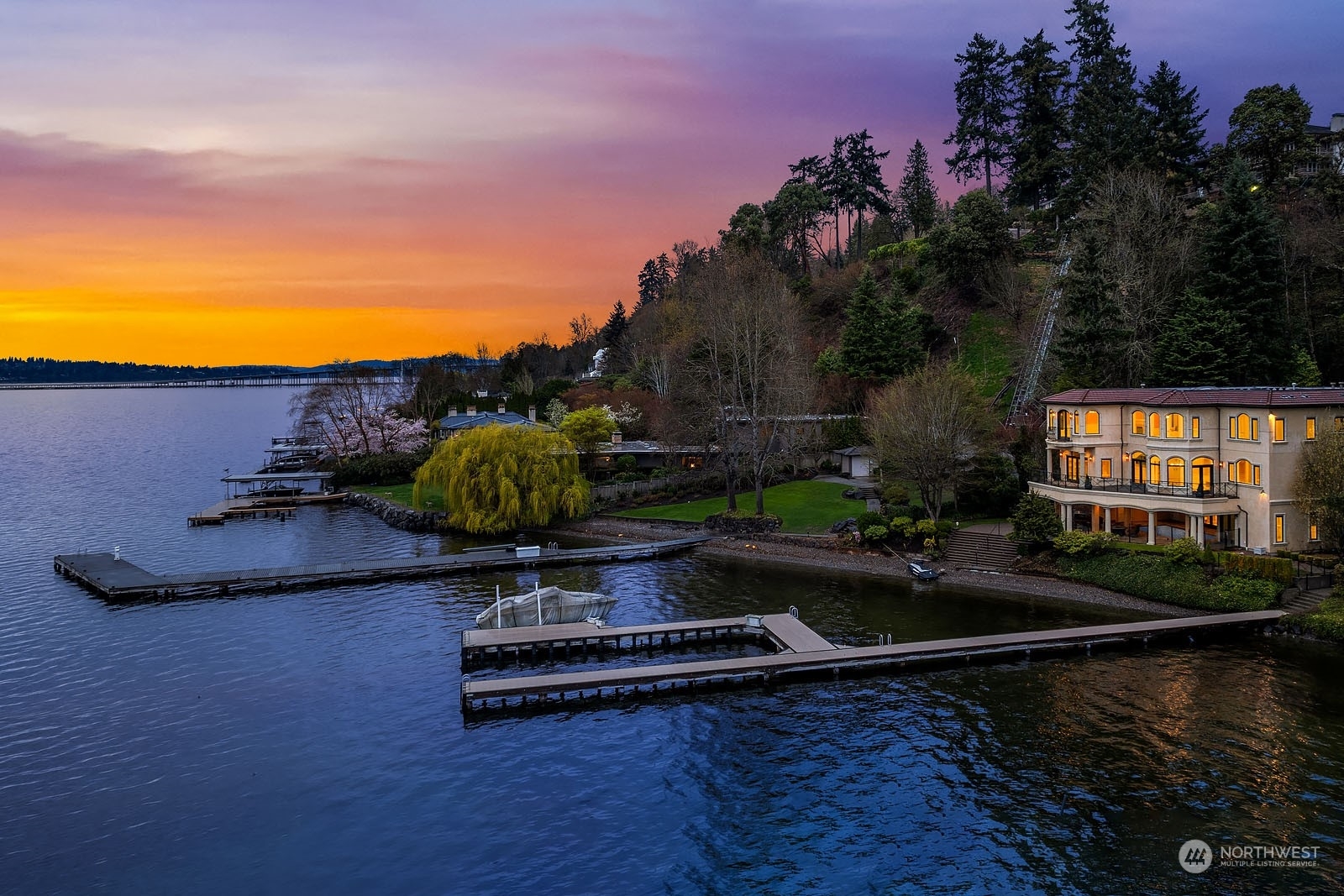 Property Photo:  1465  Evergreen Point Road  WA 98039 