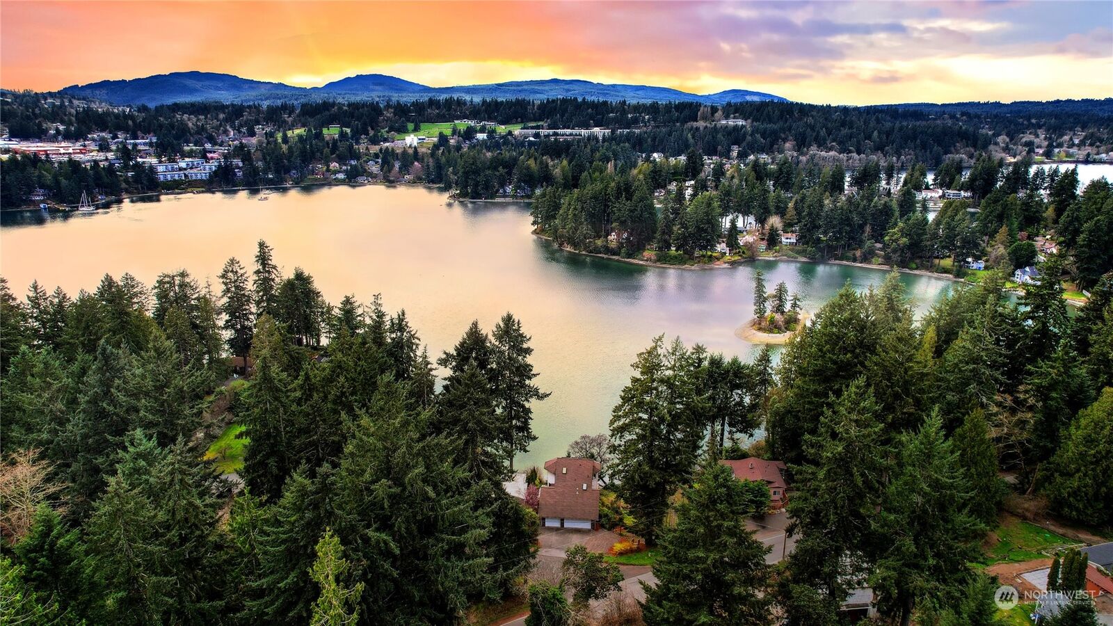 3 bed Bremerton home for sale 1531 Lower Marine Drive, Bremerton, WA 98312