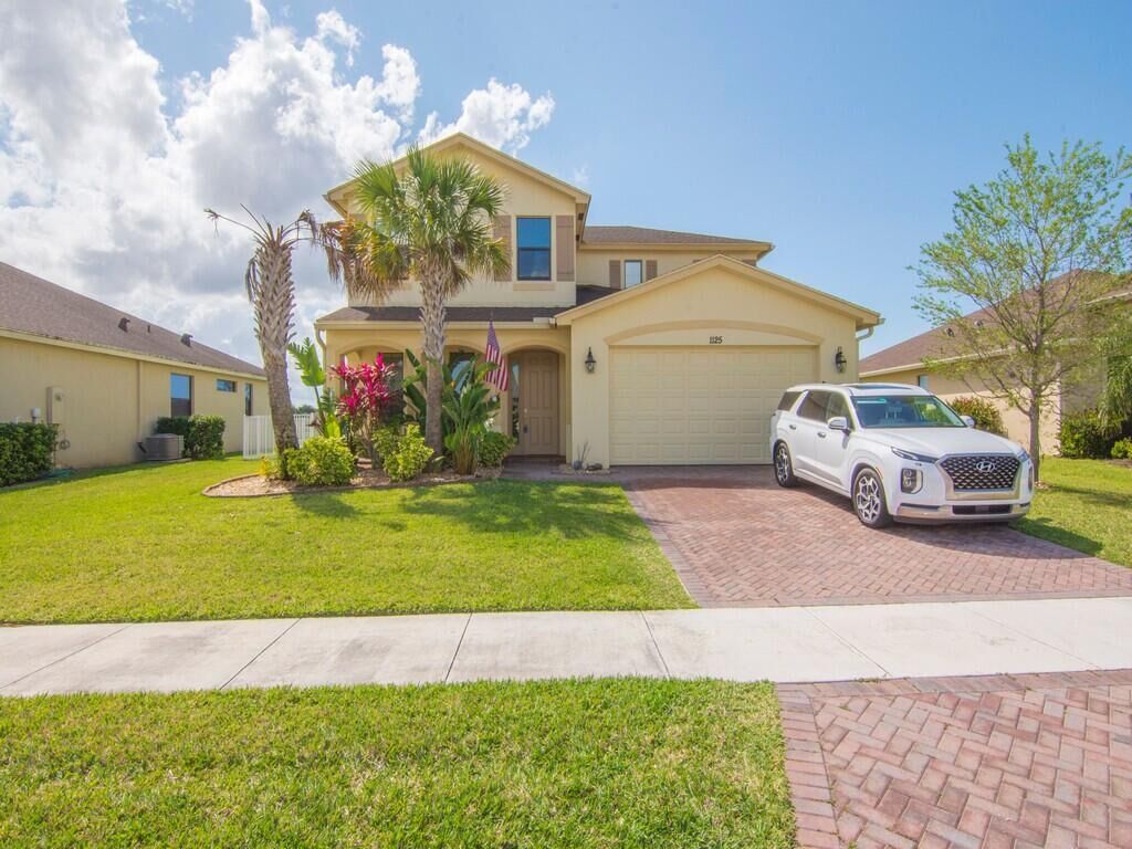 Property Photo: 1125 N Verona Trace Drive FL 32966