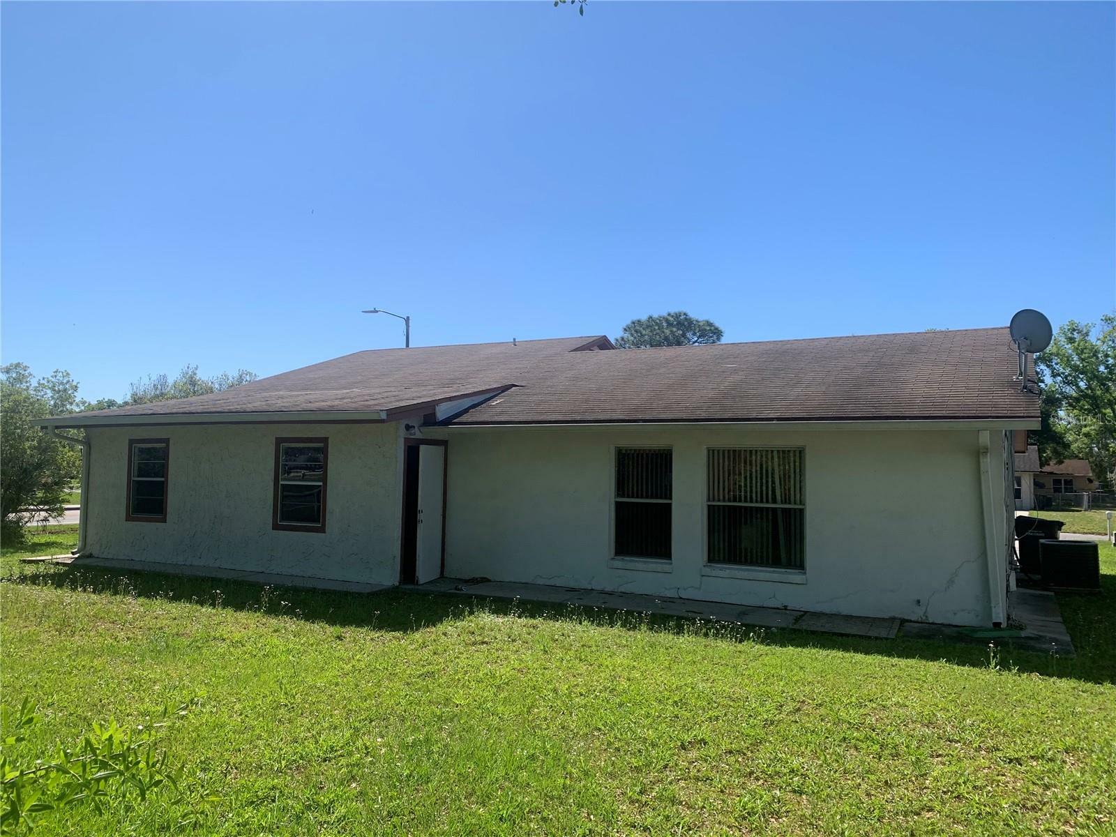 Property Photo:  601 Bogie Lane  FL 34759 