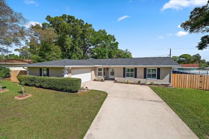 Property Photo: 1840 Palmcrest Lane FL 33764