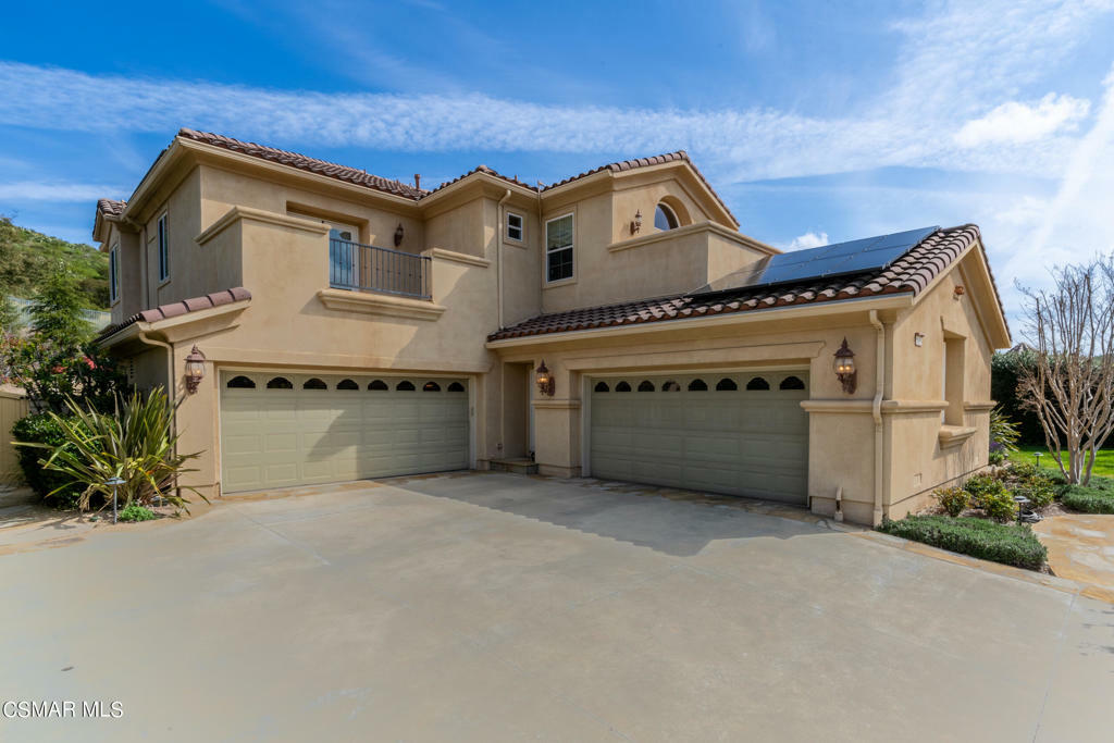 Property Photo:  5545 Via Mira Flores  CA 91320 