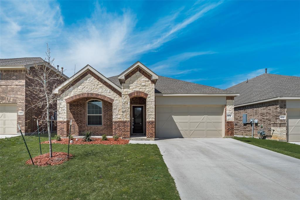 Property Photo: 9712 Buffalo Ridge Road TX 76036