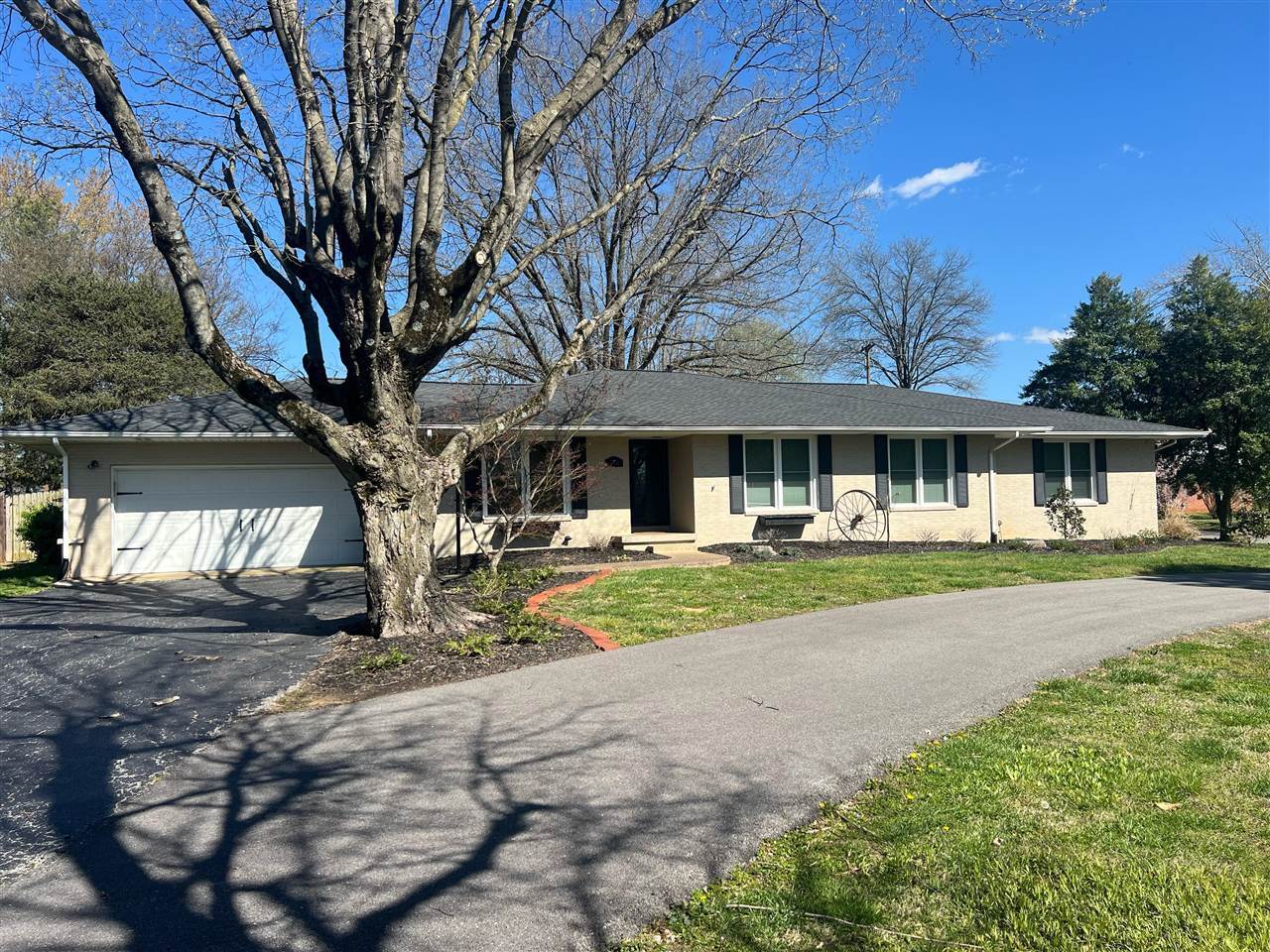 Property Photo: 2836 Smallhouse Road KY 42104