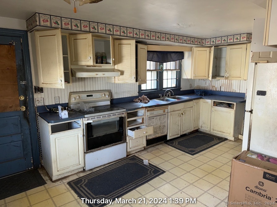 Property Photo:  63-65 Lansdale Avenue  CT 06460 