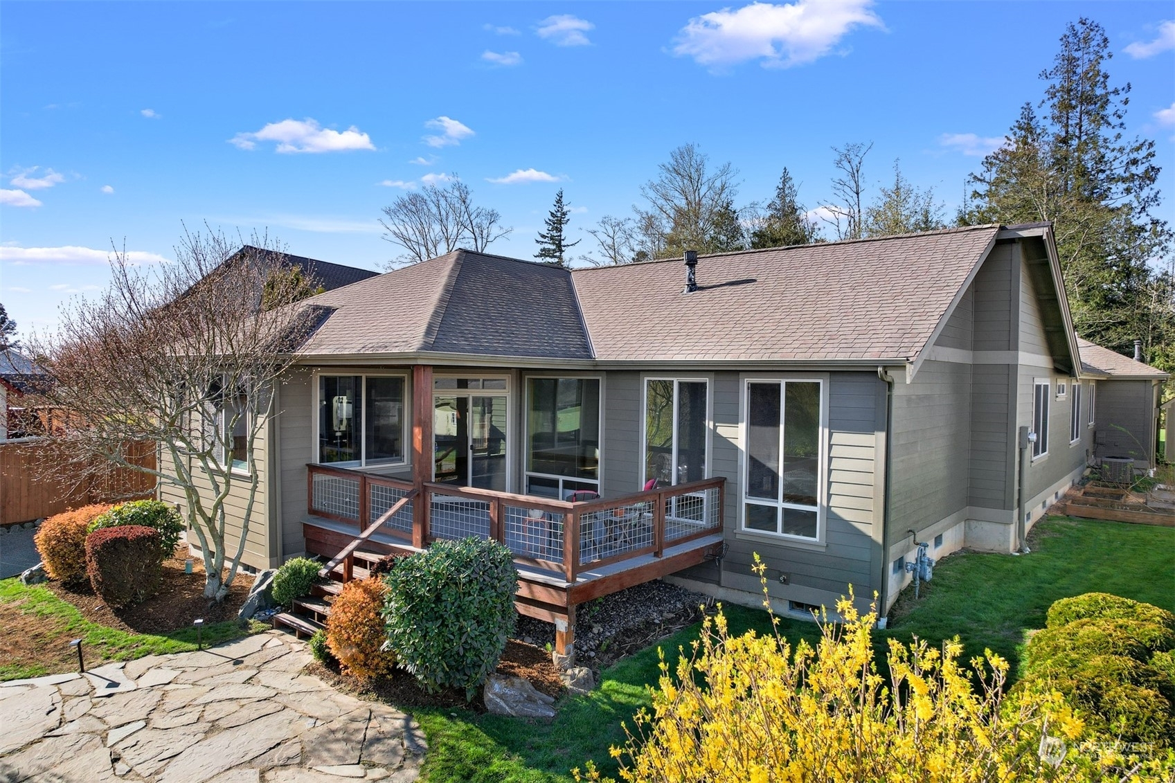 Property Photo:  2572 Lakeridge Drive  WA 98248 