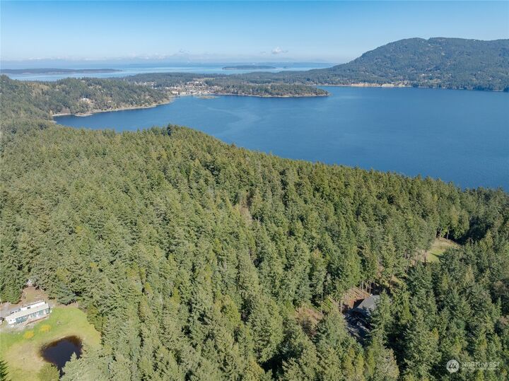 Property Photo: 824 Osprey Lane WA 98245