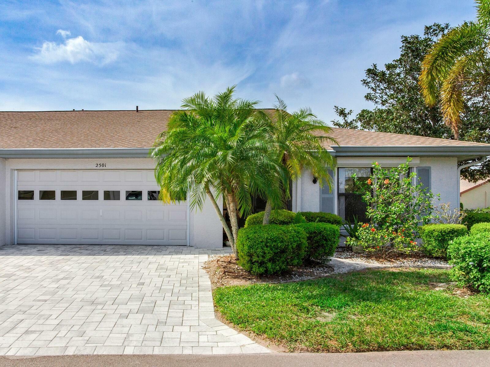 Property Photo:  2501 Lonigan Place  FL 33573 