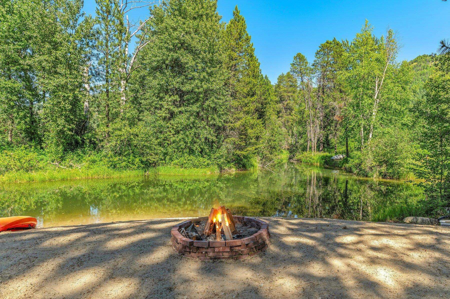 Property Photo:  389 Birch Haven Dr.  ID 83860 