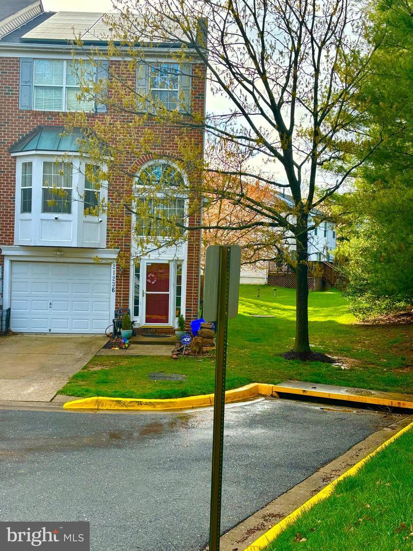 Property Photo: 21236 Dorsey Spring Place 17 MD 20876
