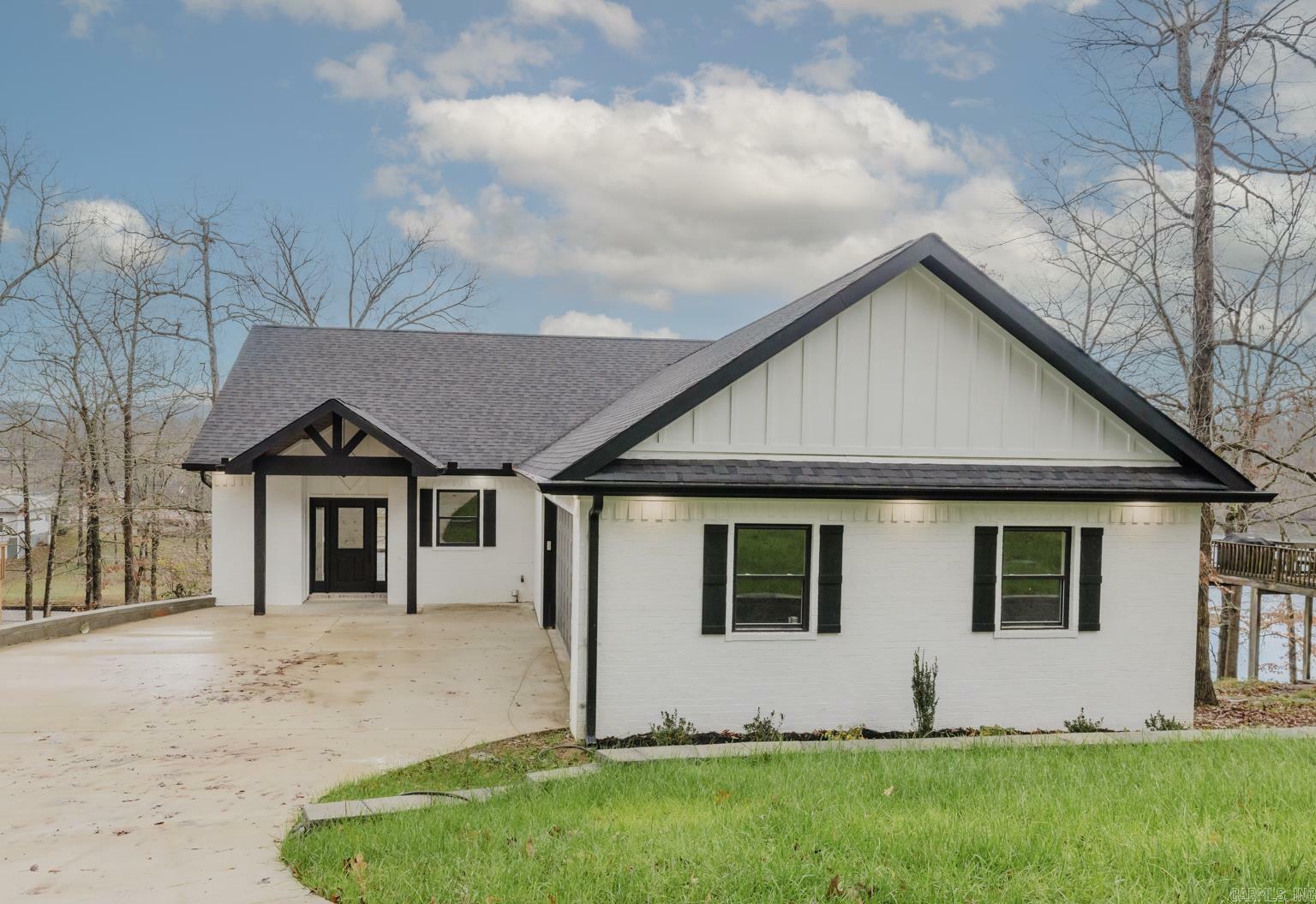 Property Photo: 249 Springbrook Drive AR 71913