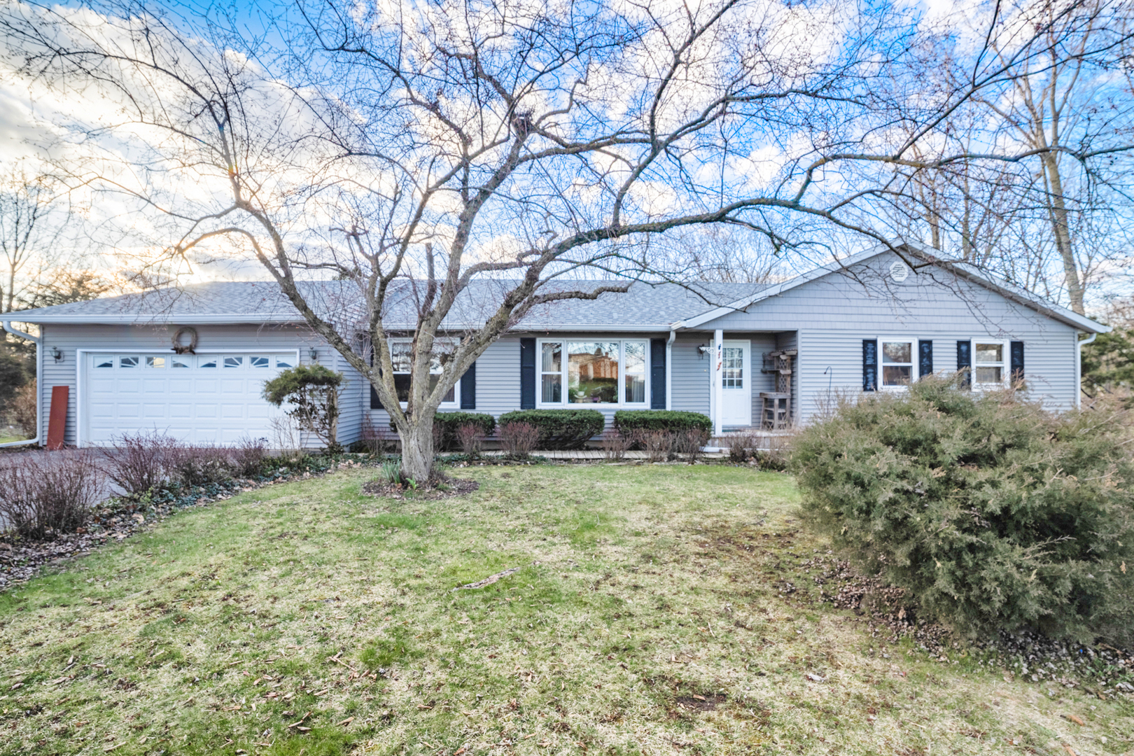 Property Photo: 11N112 Capulet Circle IL 60124