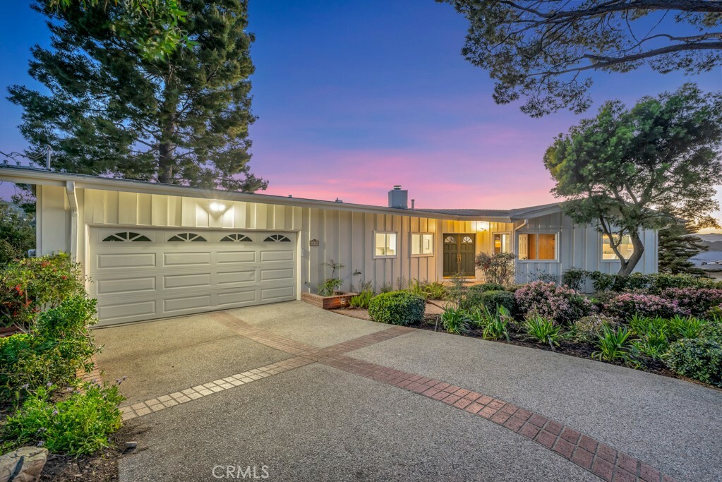 Property Photo:  4870 Alatar Drive  CA 91364 