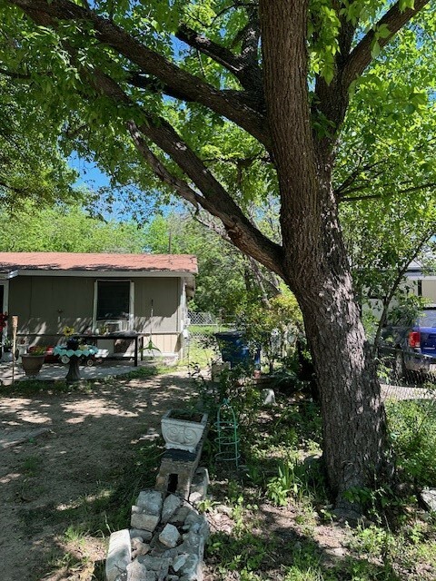 Property Photo:  6810 Galindo Street  TX 78741 