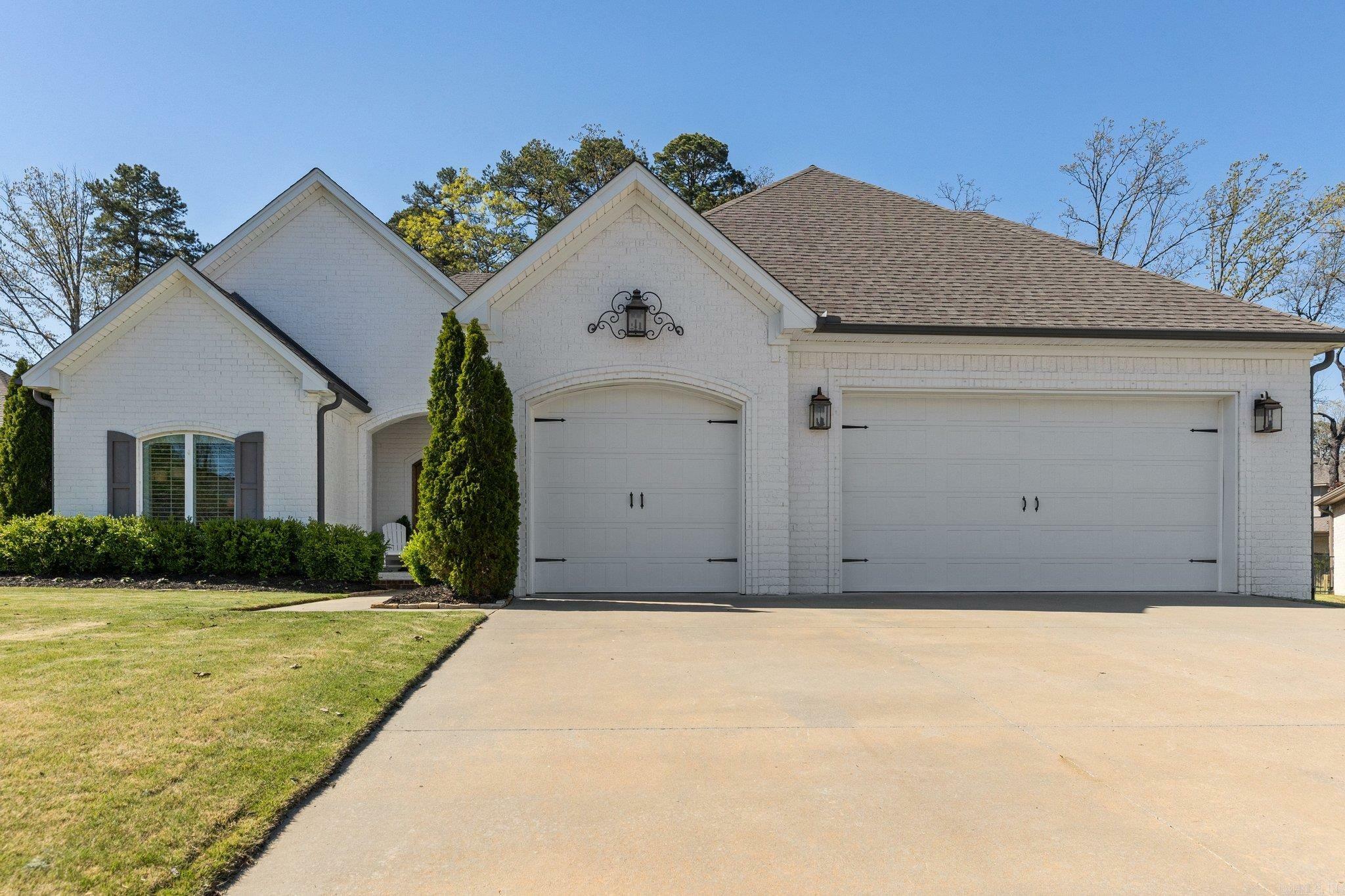 Property Photo:  6 Ensbury Place  AR 72223 