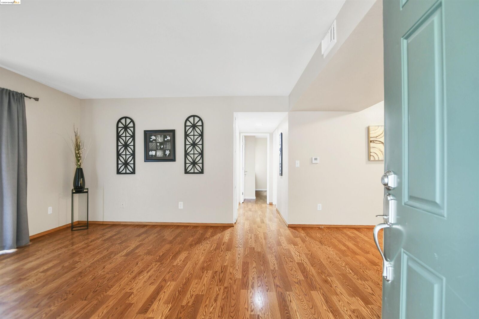 Property Photo:  1127 Lakeview Cir  CA 94565 