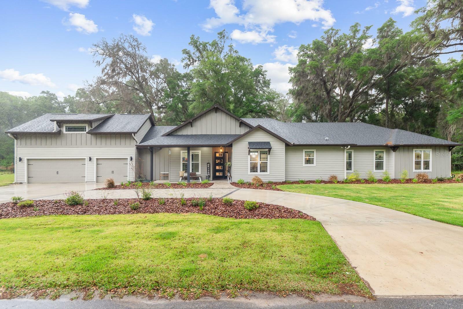 Property Photo: 3145 NW 135th Way FL 32606